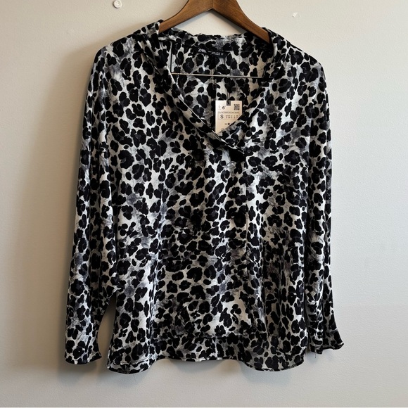 NWT Zara Leopard Print Flowy Dolman Sleeve Silky Blouse Shirt Top Black White - Picture 12 of 12